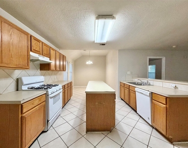 6827 Autumn Thistle Drive - Photo Thumbnail 6