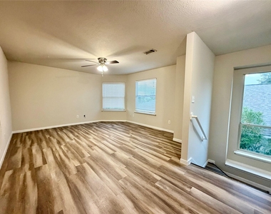 6827 Autumn Thistle Drive - Photo Thumbnail 13