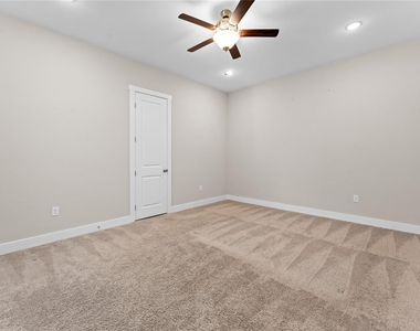 2650 Fountain View Street - Photo Thumbnail 18