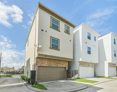 11115 Olympia Drive - Photo Thumbnail 11