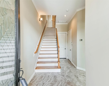 11115 Olympia Drive - Photo Thumbnail 12