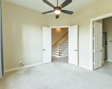 11115 Olympia Drive - Photo Thumbnail 6