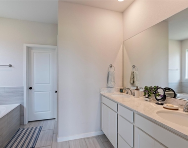 288 Kara Mist Court - Photo Thumbnail 17