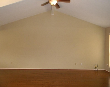 2754 Quarry Hill Road - Photo Thumbnail 5