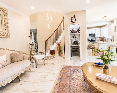 210 Windrift Court - Photo Thumbnail 11