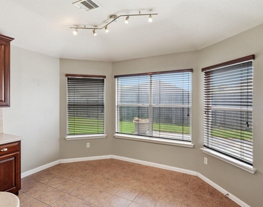 21011 Narrow Gate Drive - Photo Thumbnail 12