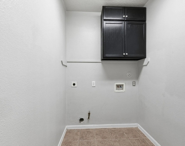 21011 Narrow Gate Drive - Photo Thumbnail 16