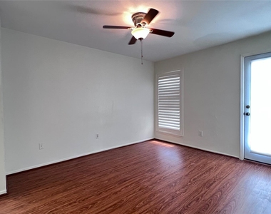 18519 Egret Bay Boulevard - Photo Thumbnail 6