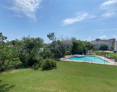 18519 Egret Bay Boulevard - Photo Thumbnail 5