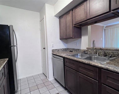 18519 Egret Bay Boulevard - Photo Thumbnail 17