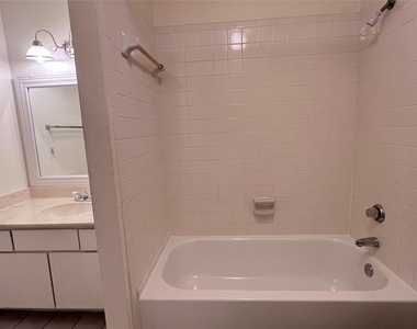 18519 Egret Bay Boulevard - Photo Thumbnail 19