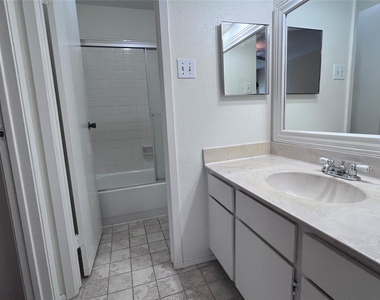 18519 Egret Bay Boulevard - Photo Thumbnail 7