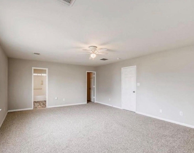 17002 Westminster Village Court - Photo Thumbnail 7