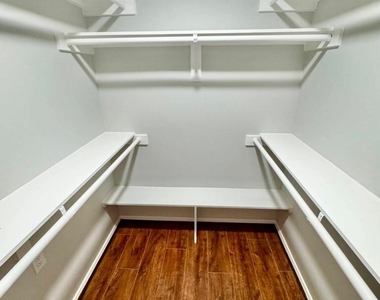 3126 Village Woods Drive - Photo Thumbnail 13