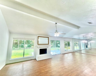3126 Village Woods Drive - Photo Thumbnail 3