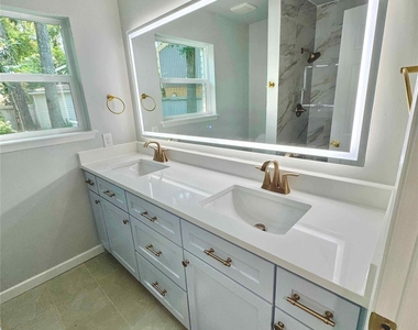 3126 Village Woods Drive - Photo Thumbnail 17