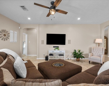 2875 Torano Circle - Photo Thumbnail 13