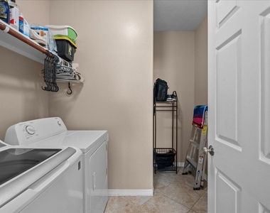 2875 Torano Circle - Photo Thumbnail 22