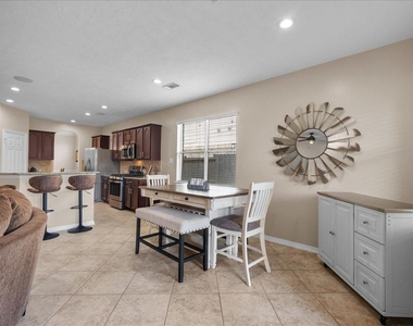2875 Torano Circle - Photo Thumbnail 11