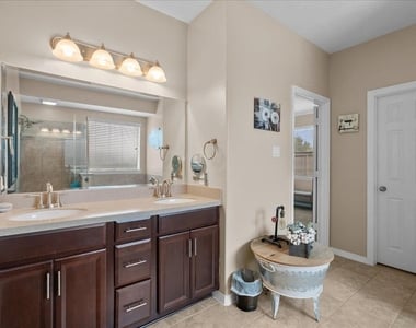 2875 Torano Circle - Photo Thumbnail 16