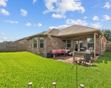 2875 Torano Circle - Photo Thumbnail 24