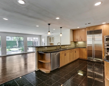 2911 University Boulevard - Photo Thumbnail 4
