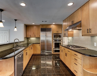 2911 University Boulevard - Photo Thumbnail 3
