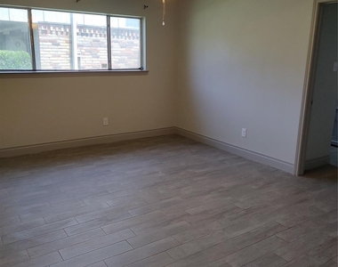 7514 Fuchsia Lane - Photo Thumbnail 6