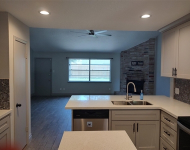 7514 Fuchsia Lane - Photo Thumbnail 2