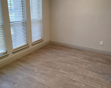 7514 Fuchsia Lane - Photo Thumbnail 3