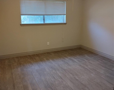 7514 Fuchsia Lane - Photo Thumbnail 10