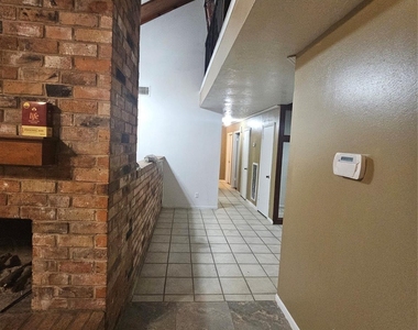 4011 Ne Alshire Drive - Photo Thumbnail 12