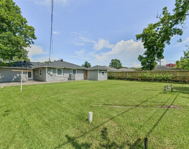 938 Vivian Avenue - Photo Thumbnail 23