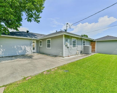 938 Vivian Avenue - Photo Thumbnail 24