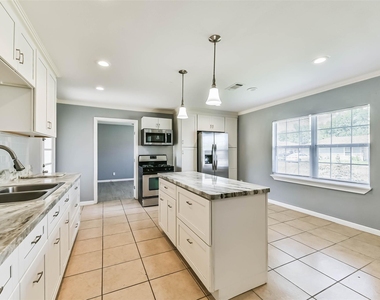 938 Vivian Avenue - Photo Thumbnail 11