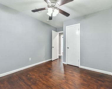 938 Vivian Avenue - Photo Thumbnail 21