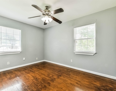 938 Vivian Avenue - Photo Thumbnail 14