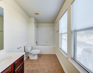 15326 Mission Oak Drive - Photo Thumbnail 18
