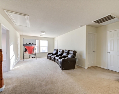 15326 Mission Oak Drive - Photo Thumbnail 11