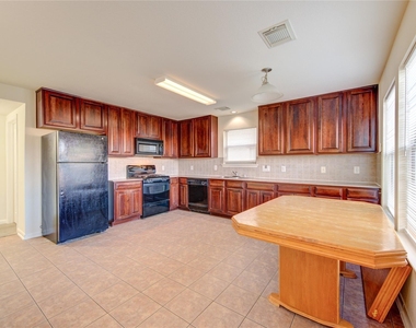 15326 Mission Oak Drive - Photo Thumbnail 4