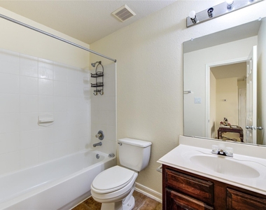 15326 Mission Oak Drive - Photo Thumbnail 9