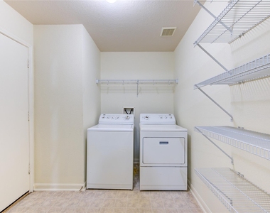 15326 Mission Oak Drive - Photo Thumbnail 7