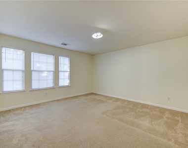 15326 Mission Oak Drive - Photo Thumbnail 13