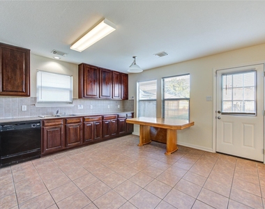 15326 Mission Oak Drive - Photo Thumbnail 6