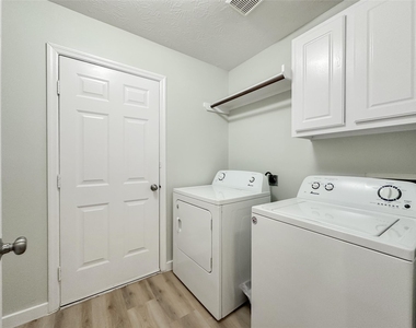 27 Auburn Path Drive - Photo Thumbnail 32