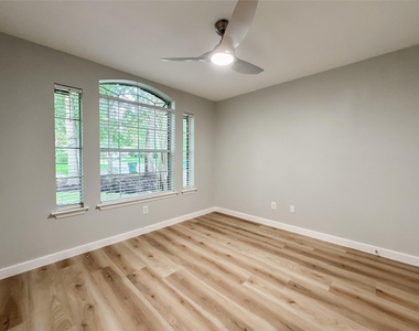 27 Auburn Path Drive - Photo Thumbnail 5