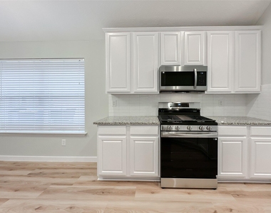 27 Auburn Path Drive - Photo Thumbnail 15