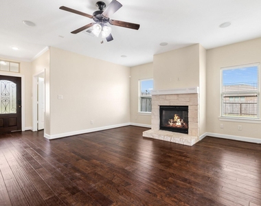 328 Country Crossing Circle - Photo Thumbnail 8