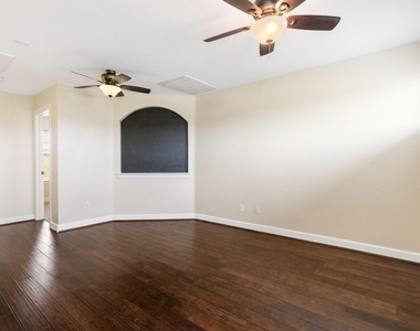 328 Country Crossing Circle - Photo Thumbnail 19
