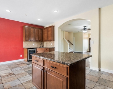 328 Country Crossing Circle - Photo Thumbnail 6